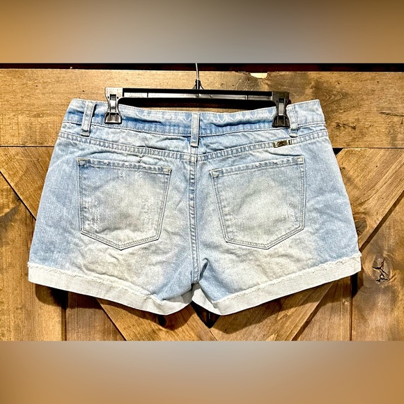 EUC Like New KanCan Light Wash Cuffed Denim Shorts - Picture 2 of 14
